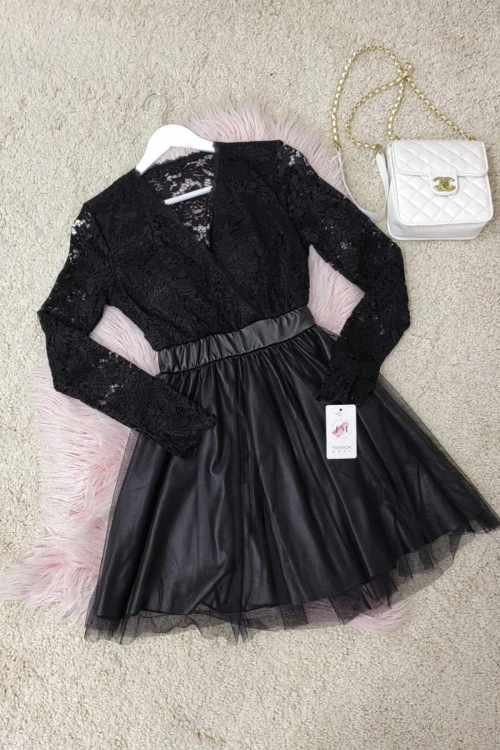 Дамска рокля с дълъг ръкав