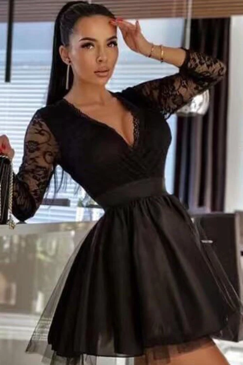 Дамска рокля с дълъг ръкав