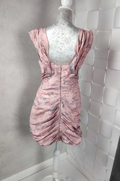 Γυναικείο φόρεμα σε ροζ Asos Design