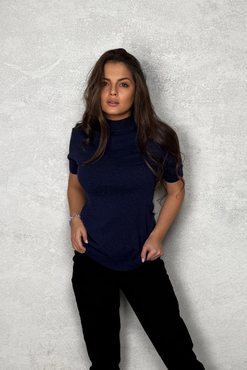 Blouses and tops with short sleeves