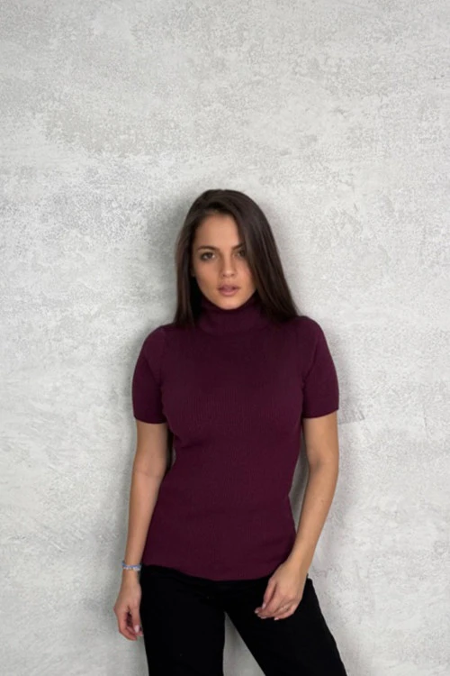 Blouses and tops with short sleeves