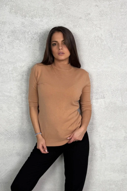 Ženska bluza sa kratkim rukavima i polo kragnom