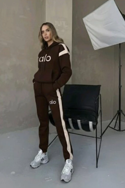 Ženski prošiveni set