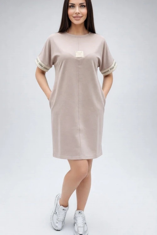 Γυναικείο φόρεμα με κοντά μανίκια