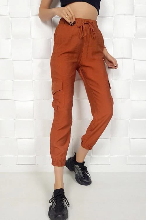 Women's trousers with pockets