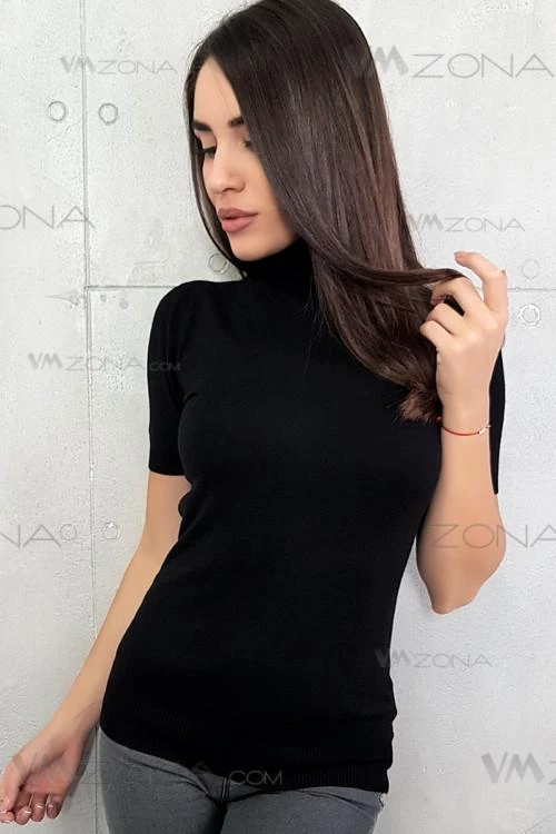 Blouses and tops with short sleeves