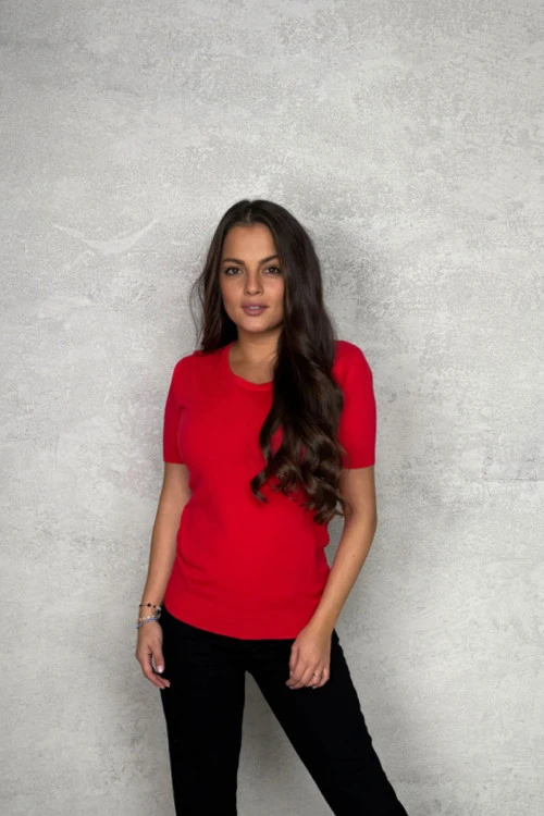 Blouses and tops with short sleeves