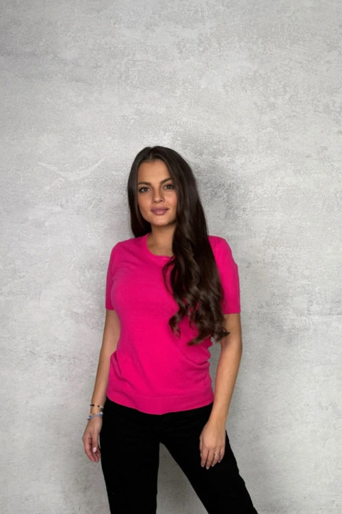 Blouses and tops with short sleeves