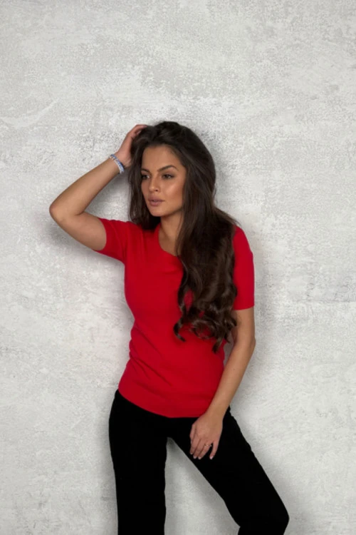 Blouses and tops with short sleeves