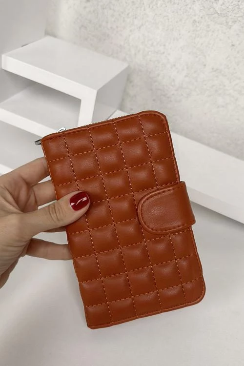 Γυναικείο πορτοφόλι με φερμουάρ και κουμπί tic-tac