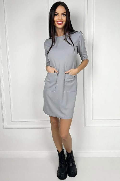 Women's dress with short sleeves and pockets