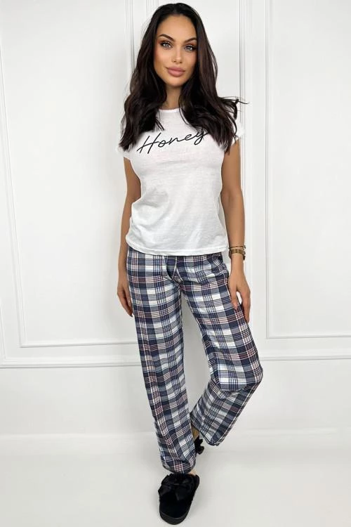 Women's pajamas with short sleeves