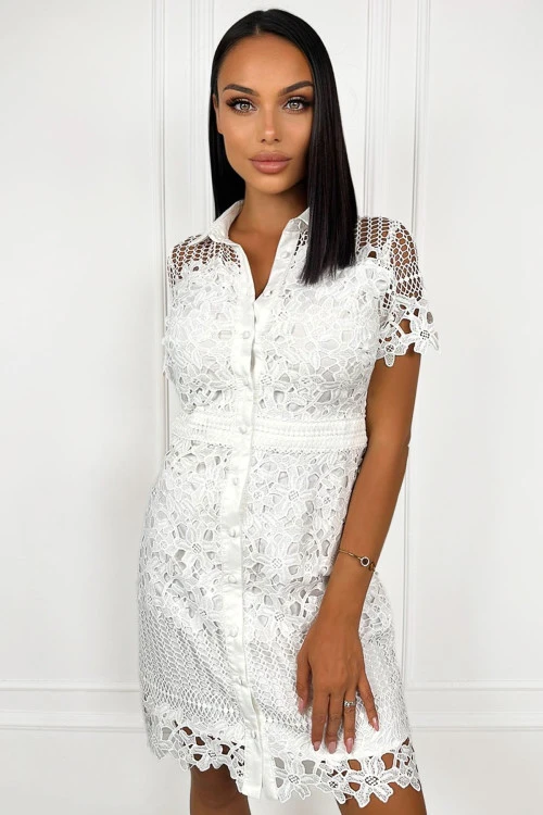 Women's dress with short sleeves in knitted lace
