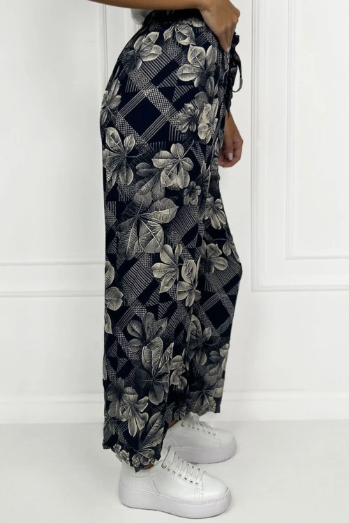 Γυναικείο παντελόνι με φλοράλ μοτίβο