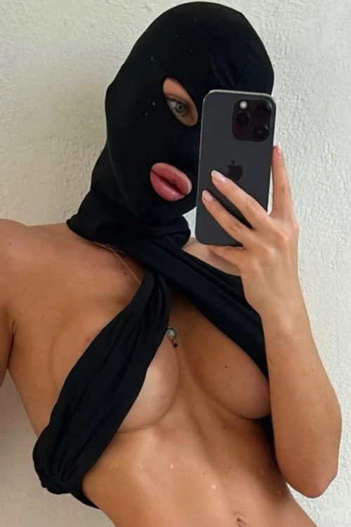 Дамска еротична маска с бюстие