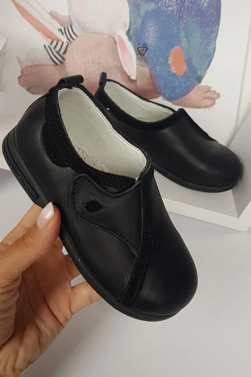 Детски обувки от 22 до 25 номер изработени от естествена кожа