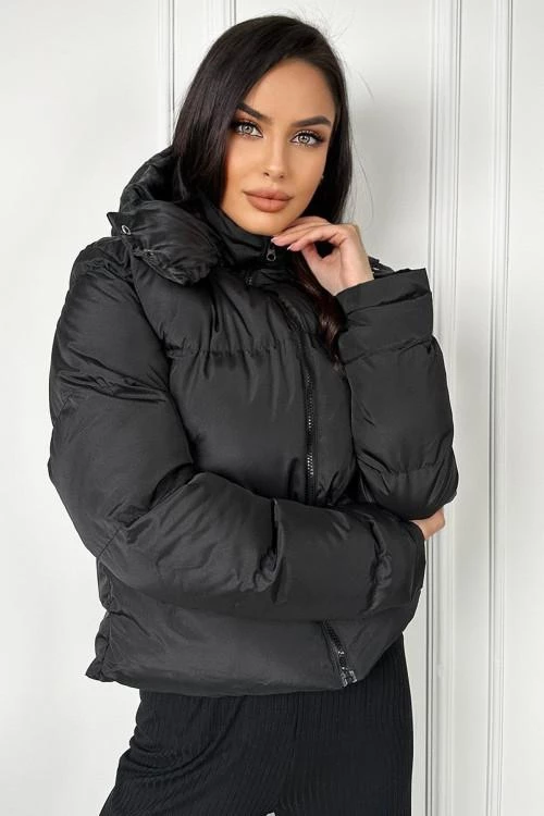 Ženska kratka jakna s kapuco