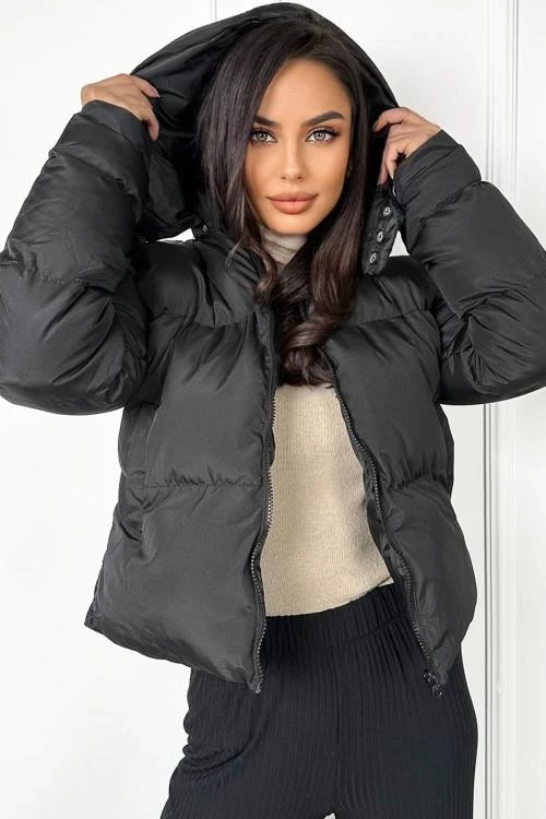 Ženska kratka jakna s kapuco