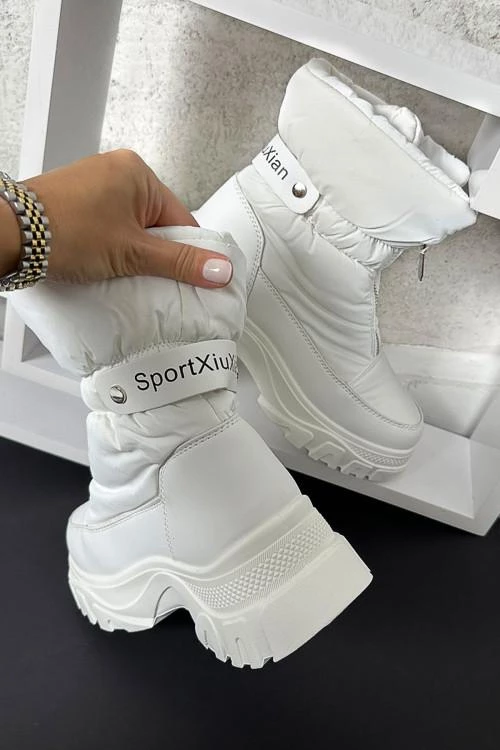 Ženske sportske čizme sa patent zatvaračem
