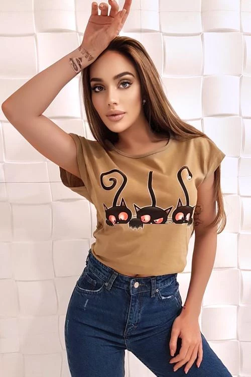 Bluze si topuri cu mâneci scurte