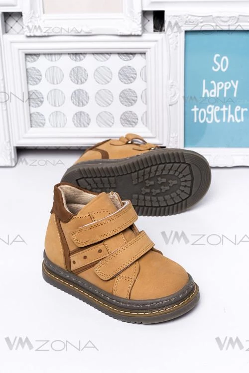 Gyerek bakancs kisfiuk részére 22-25 méretig