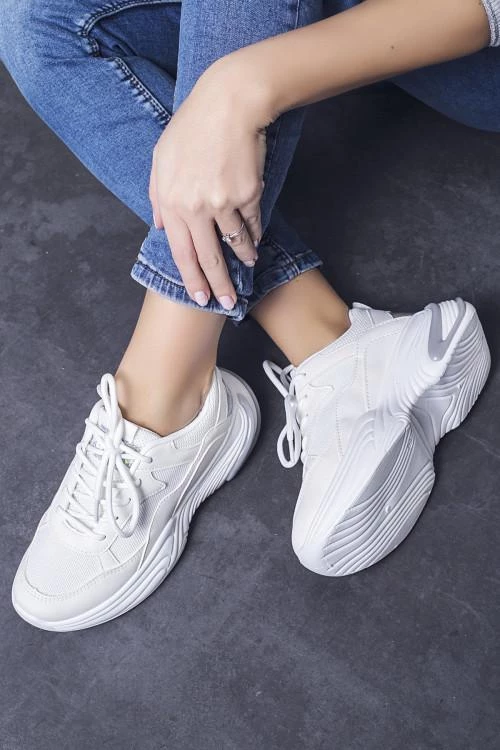 Adidasi de dama cu sireturi