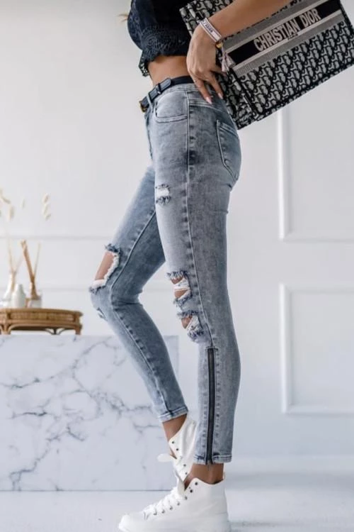 Дамски дънки със скъсан ефект