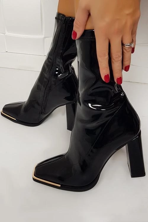 Γυναικεία μποτάκια με τακούνι