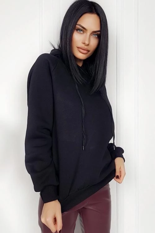 Sports tops and sweatshirts