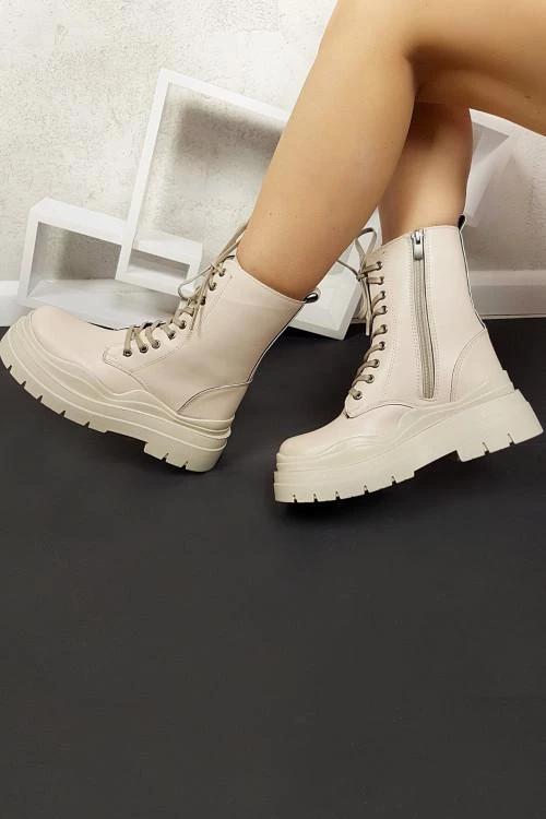 Дамски боти с връзки