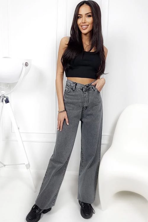 Blugi de dama cu un design curat