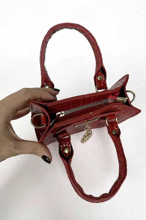 Дамска чанта тип „преметка“ с дръжки и през рамо