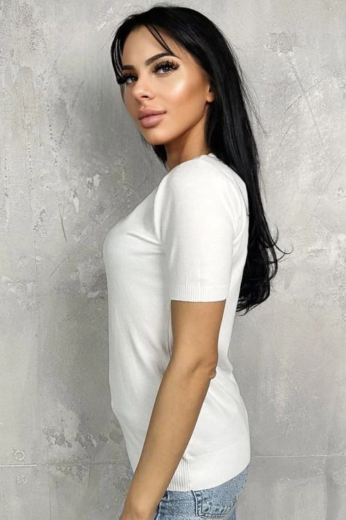 Blouses and tops with short sleeves